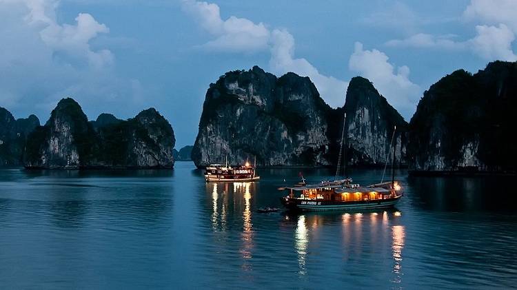  visiter baie halong nuit a bord jonque